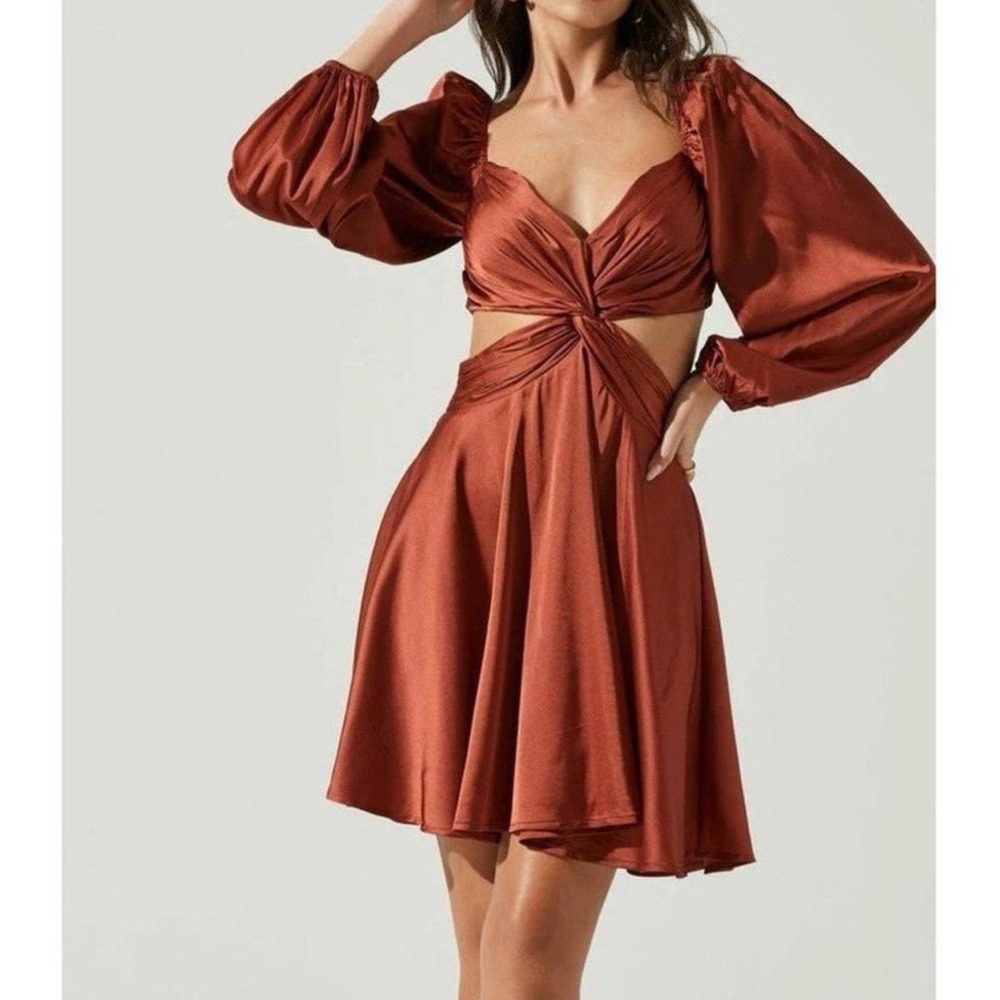 ASTR The Label Rust Satin Cutout Twist Front Long Sleeve Mini‎ Dress o3